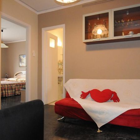 Kinetta Apartments Agioi Apostoloi  Zewnętrze zdjęcie